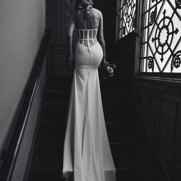 Pronovias Lux Wedding Gown Size 12 NEW Crepe - Picture 8 of 12